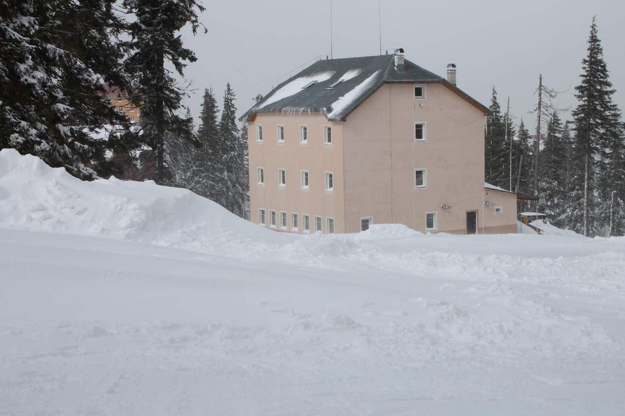Оаза Hotel Dragobrat Bagian luar foto
