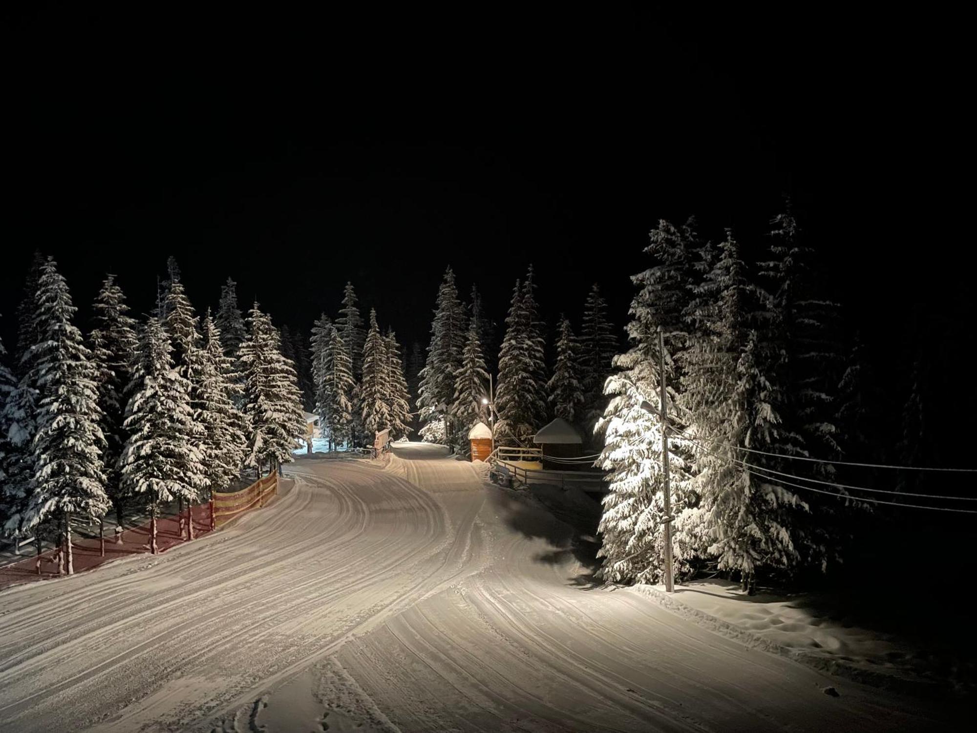 Оаза Hotel Dragobrat Bagian luar foto