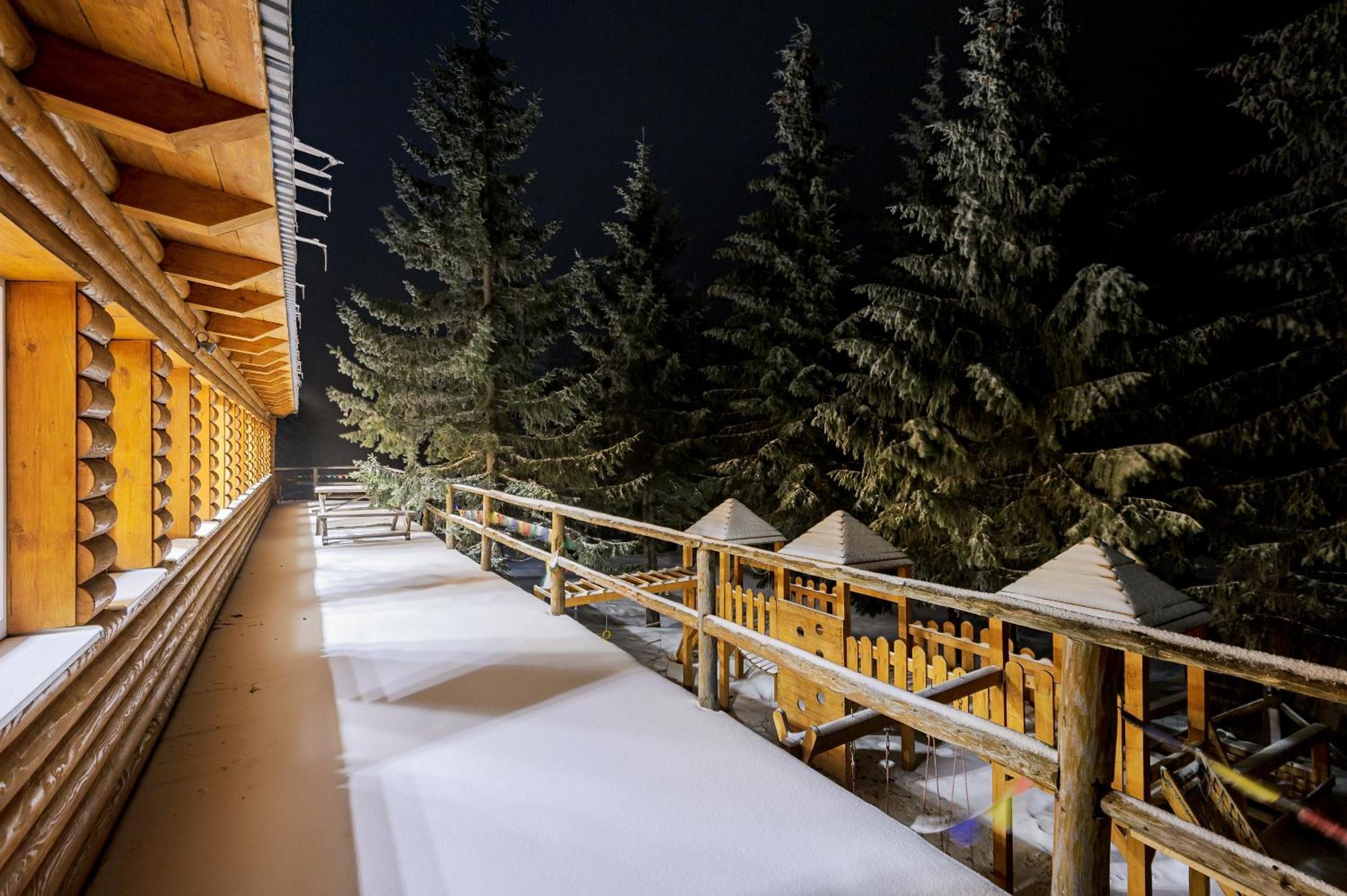 Оаза Hotel Dragobrat Bagian luar foto