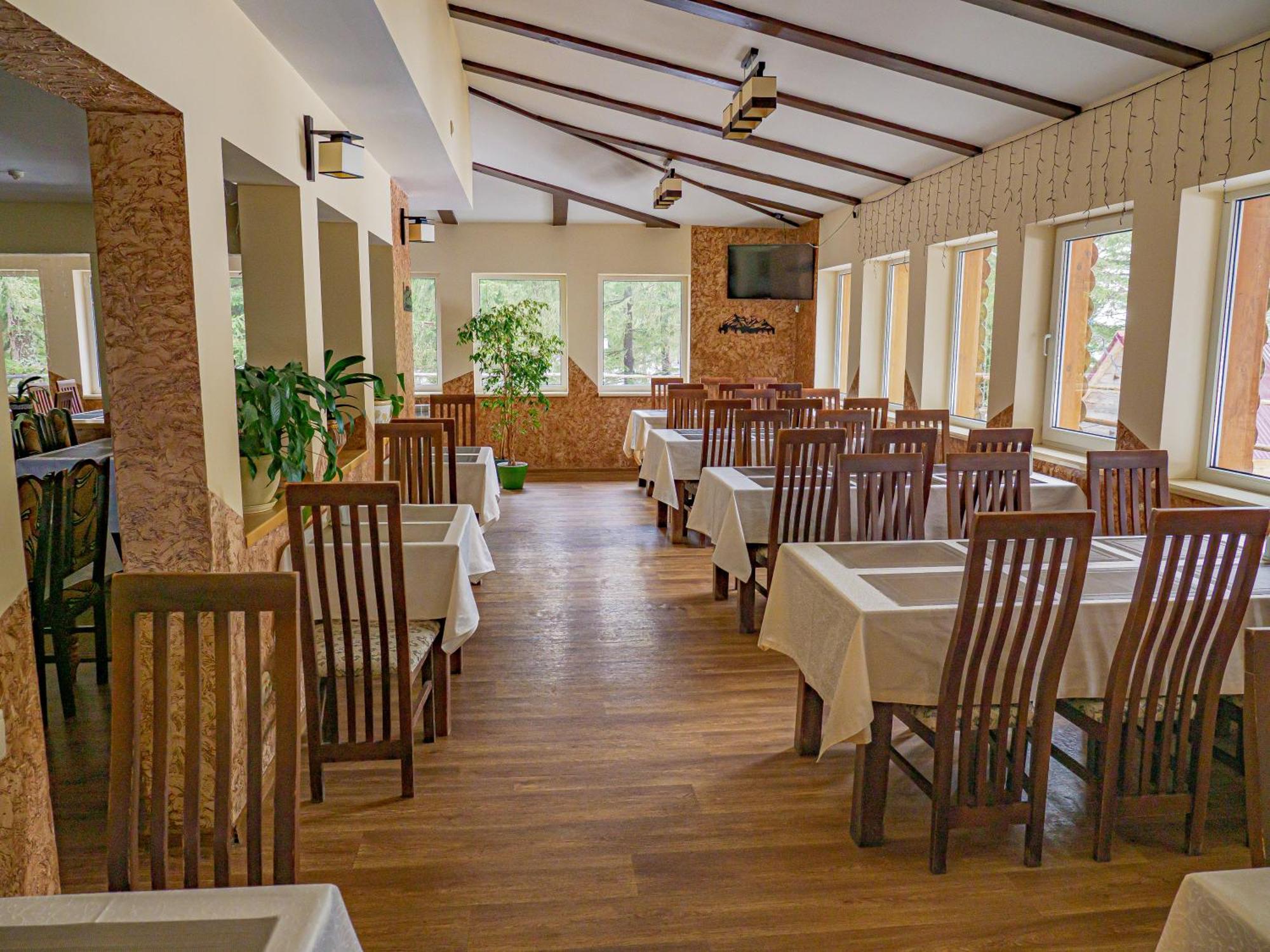 Оаза Hotel Dragobrat Bagian luar foto