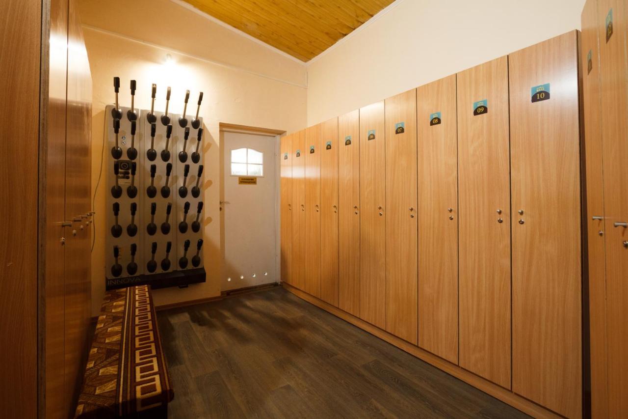 Оаза Hotel Dragobrat Bagian luar foto